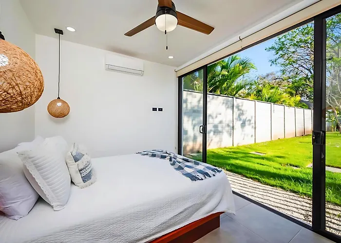 Casa Mobula - Modern Single-level Home, Private Pool, Near Potrero (Guanacaste)