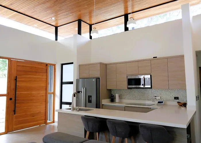Casa Mobula - Modern Single-level Home, Private Pool, Near *