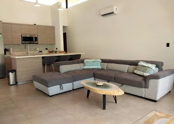 Casa Mobula - Modern Single-level Home, Private Pool, Near