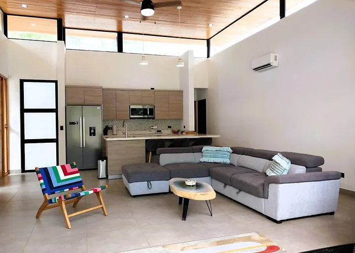 Casa Mobula - Modern Single-level Home, Private Pool, Near Сasa de vacaciones Potrero (Guanacaste)