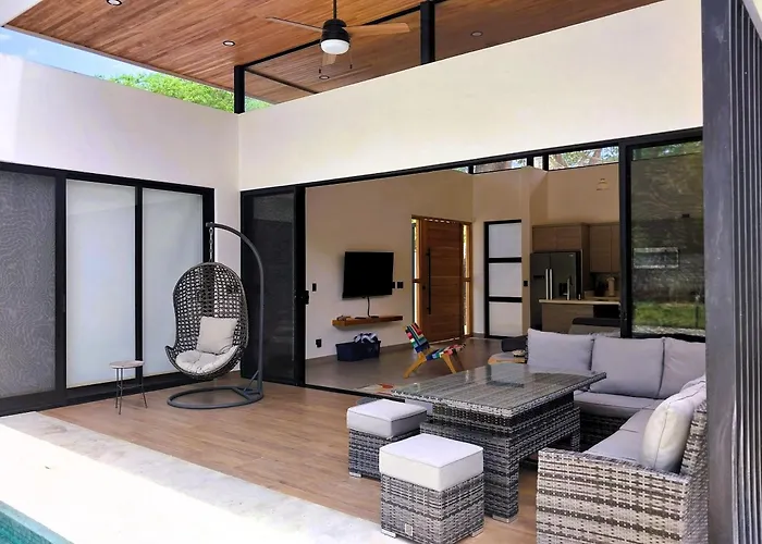 Casa Mobula - Modern Single-level Home, Private Pool, Near Сasa de vacaciones Potrero (Guanacaste)