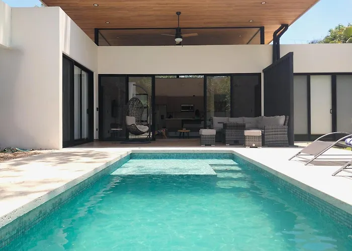 Casa Mobula - Modern Single-level Home, Private Pool, Near Сasa de vacaciones Potrero (Guanacaste)